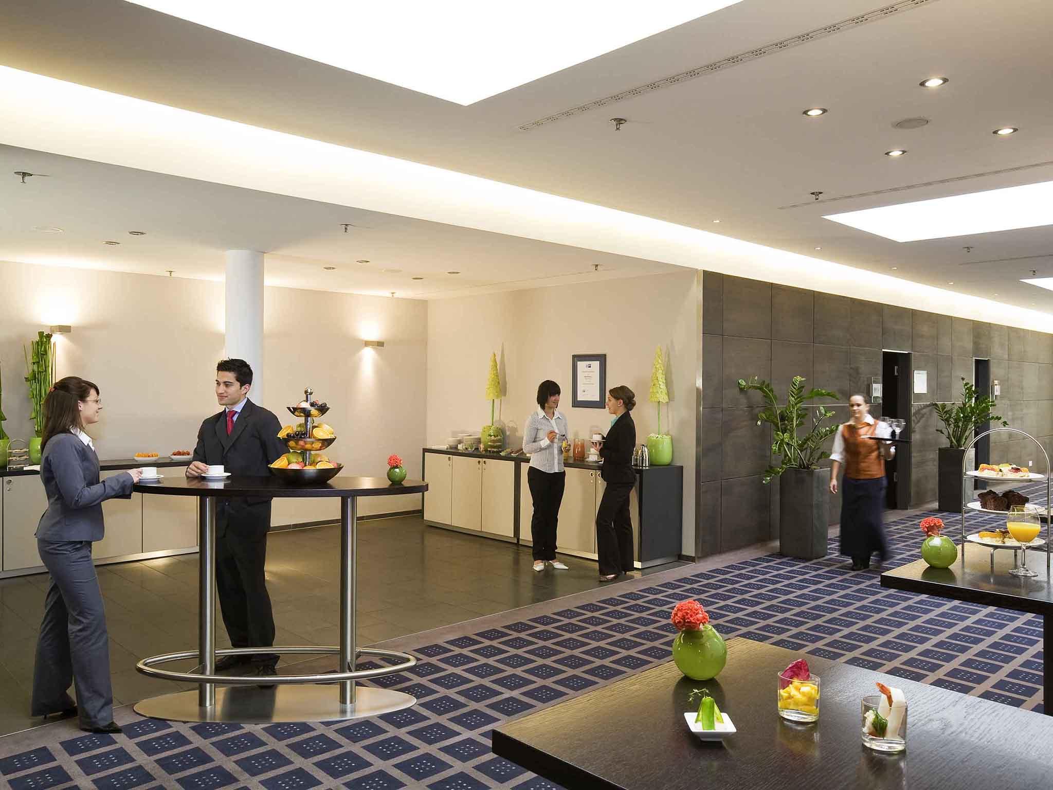 Novotel Muenchen Messe Екстер'єр фото